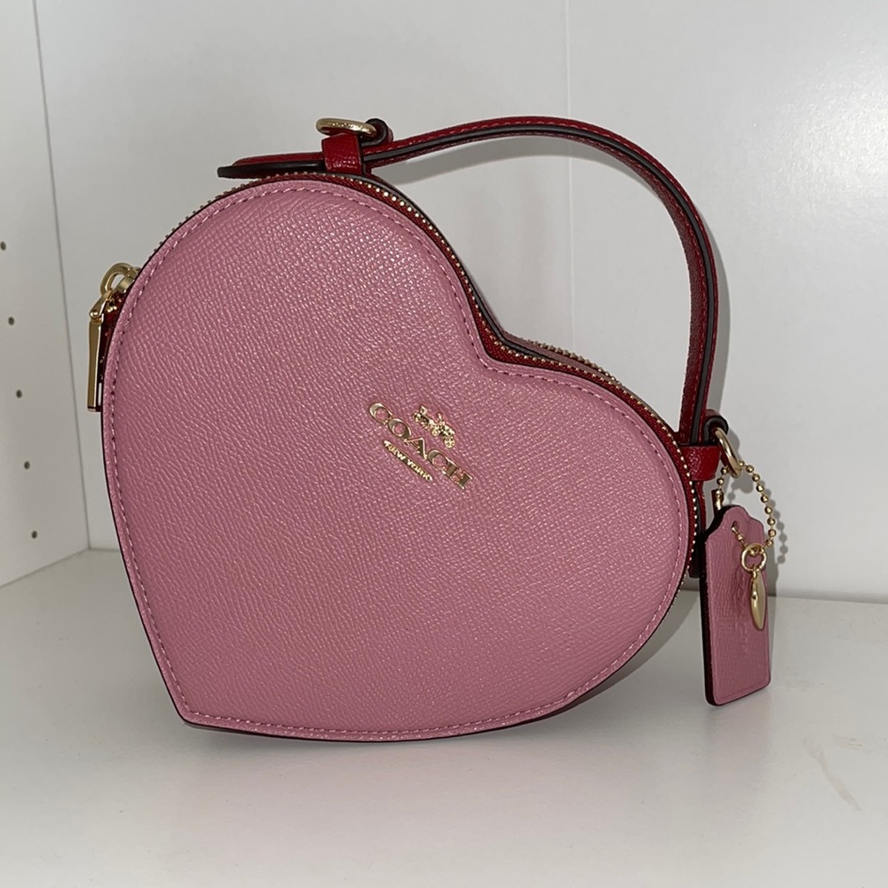 SOLD❌Coach heart crossbody bag💕